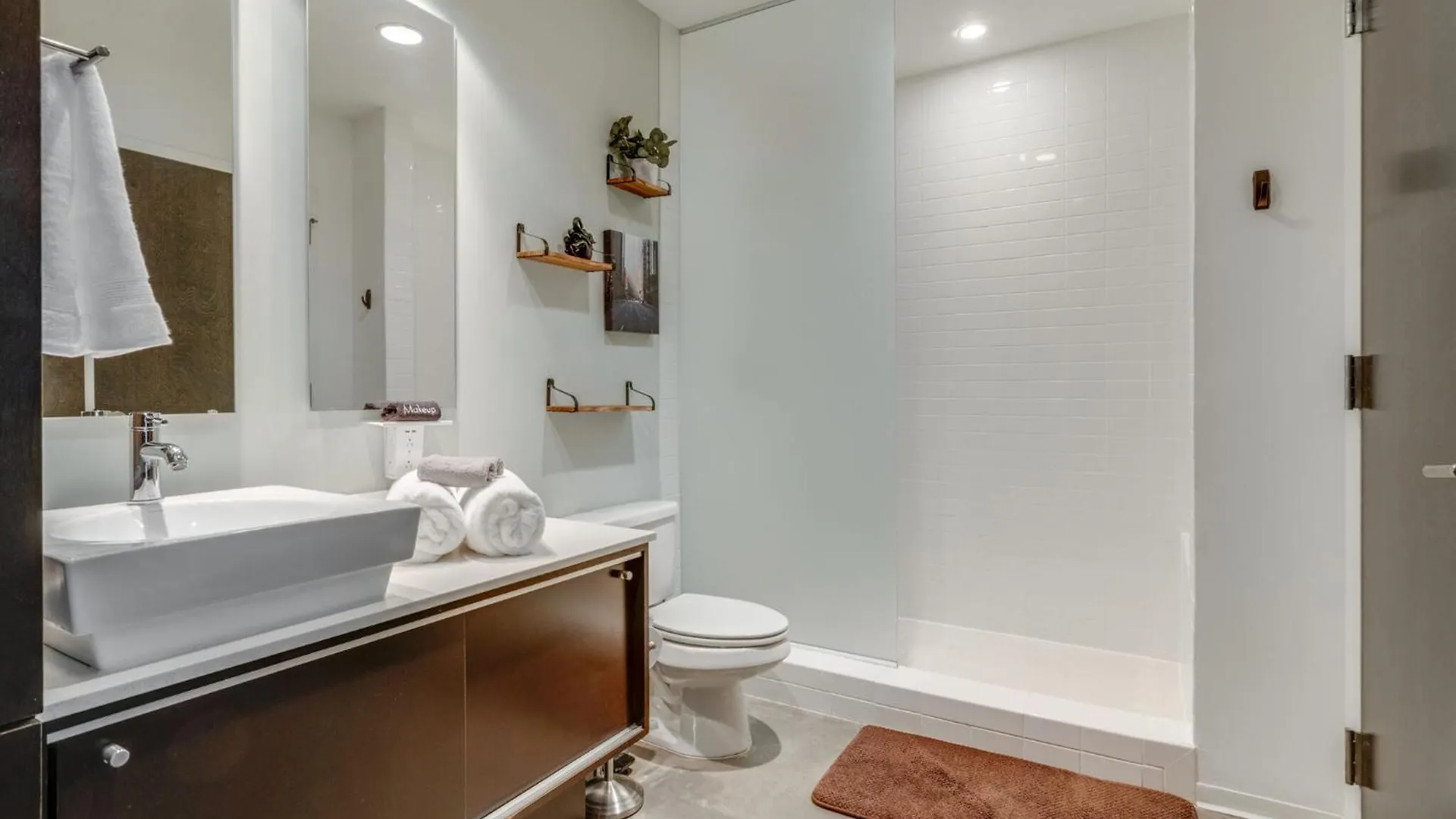 Traveler'S Haven 1Bd 1 And Half Bath 2 Story East Nashville Condo 0*,